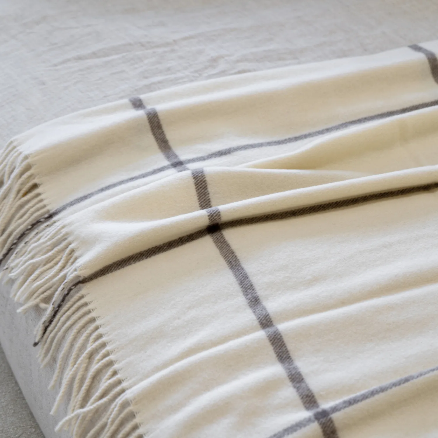 Cashmere Ecru & Taupe Throw