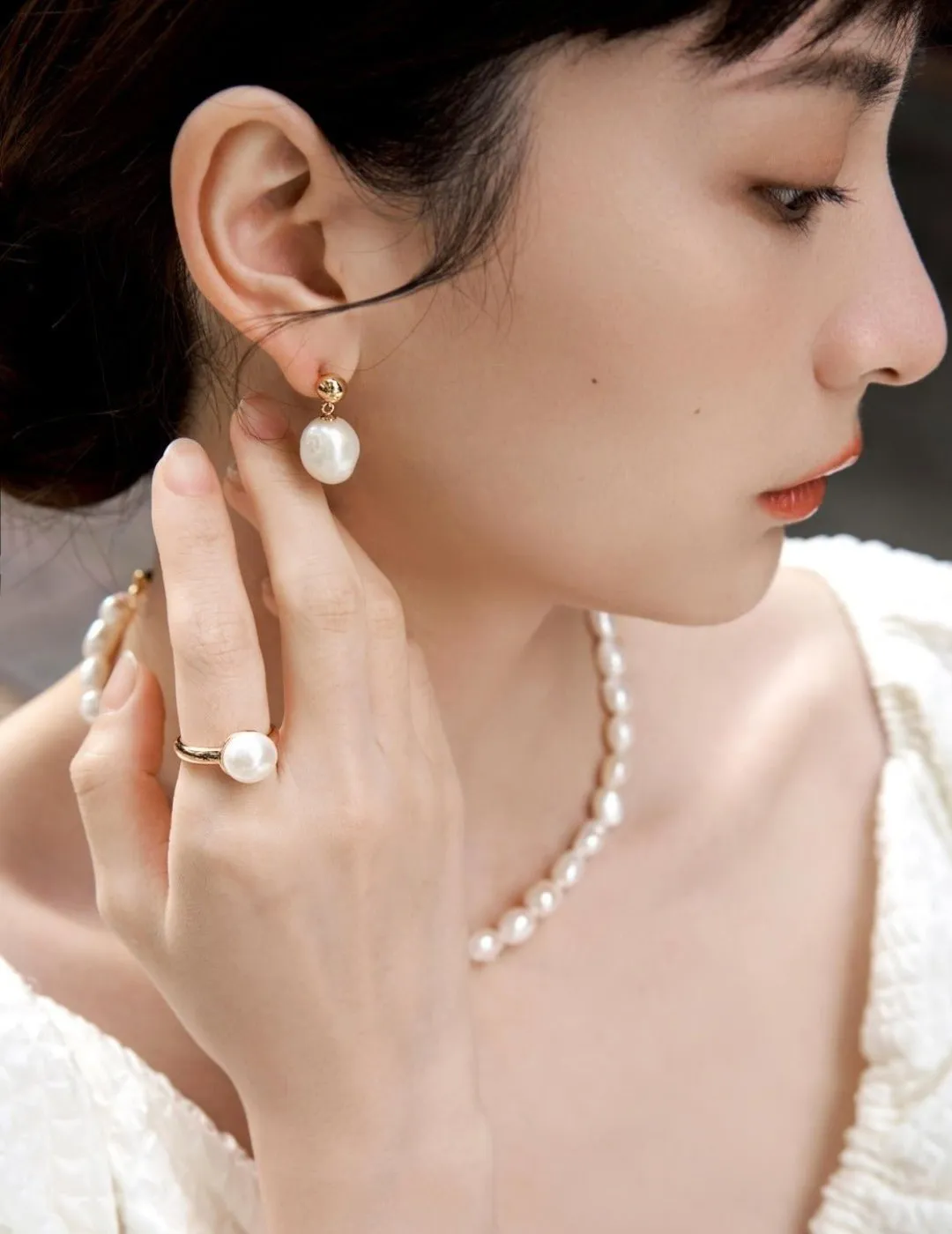 Minimalist Single Pearl Rings